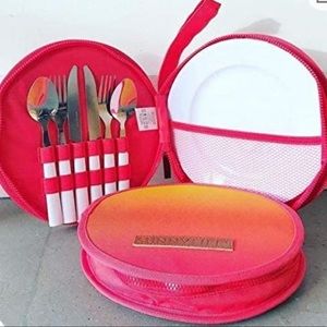 Sunnylife lovers beach picnic set ❤️